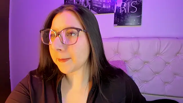 Roxxanne Bail online show from 03-06-26, 04:31