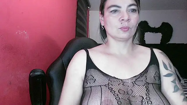 Snapshot of charlotedoll chatting on 02-09-26, 02:26 charlotedoll online show from 02-09-26, 02:26