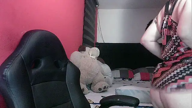 Snapshot of charlotedoll chatting on 03-18-26, 12:47 charlotedoll online show from 03-18-26, 12:47