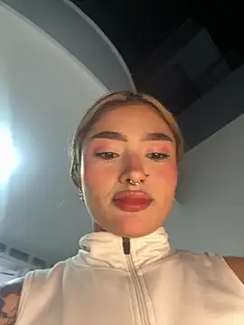 Arianavillada online show from 09-28-25, 03:56