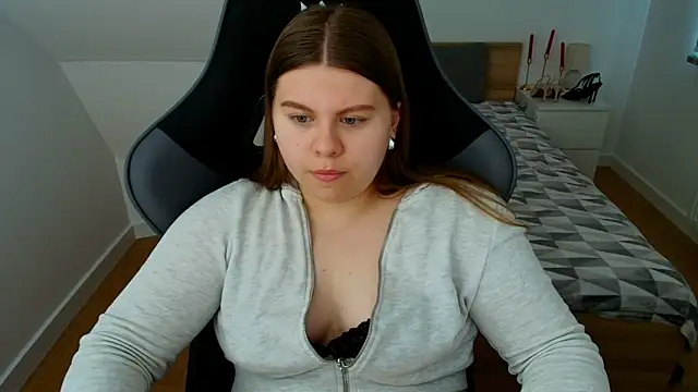 Snapshot of AbbyPleasure chatting on 06-12-26, 03:11 AbbyPleasure online show from 06-12-26, 03:11
