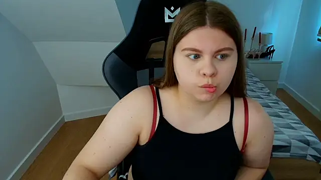 Snapshot of AbbyPleasure chatting on 06-16-26, 01:14 AbbyPleasure online show from 06-16-26, 01:14