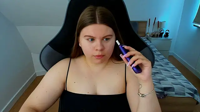 Snapshot of AbbyPleasure chatting on 06-24-26, 09:41 AbbyPleasure online show from 06-24-26, 09:41