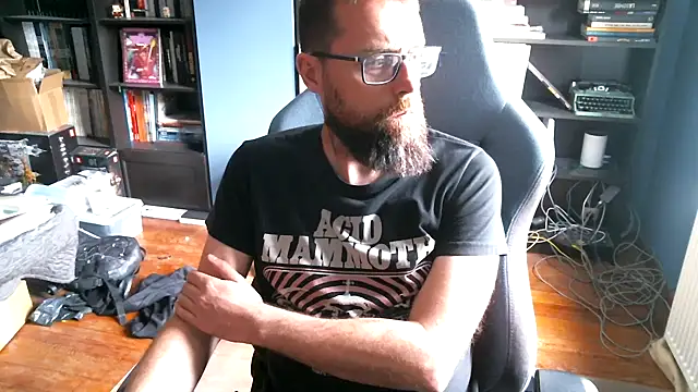 MeSteff online show from 10-10-25, 01:32