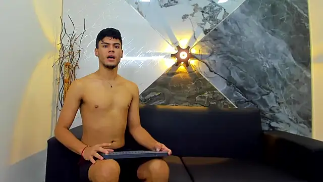 Snapshot of liam_genner_ chatting on 02-10-25, 11:36 liam genner online show from 02-10-25, 11:36