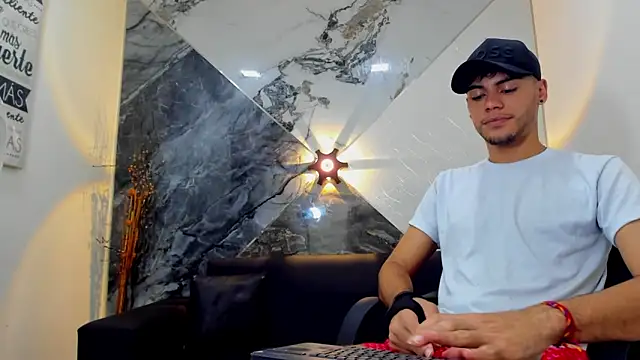 Snapshot of liam_genner_ chatting on 03-09-25, 07:48 liam genner online show from 03-09-25, 07:48