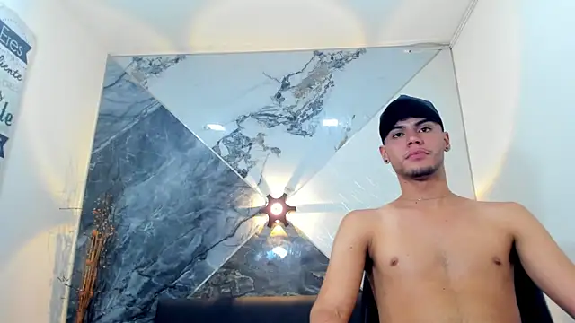 Snapshot of liam_genner_ chatting on 03-10-25, 01:56 liam genner online show from 03-10-25, 01:56