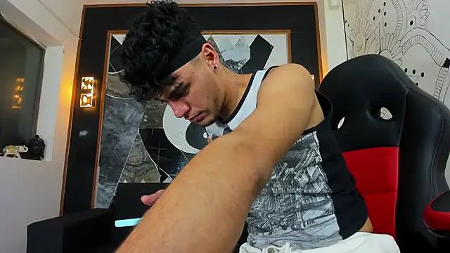 Snapshot of liam_genner_ chatting on 03-10-25, 08:01 liam genner online show from 03-10-25, 08:01