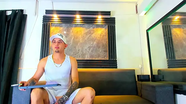 Snapshot of liam_genner_ chatting on 10-02-25, 07:54 liam genner online show from 10-02-25, 07:54