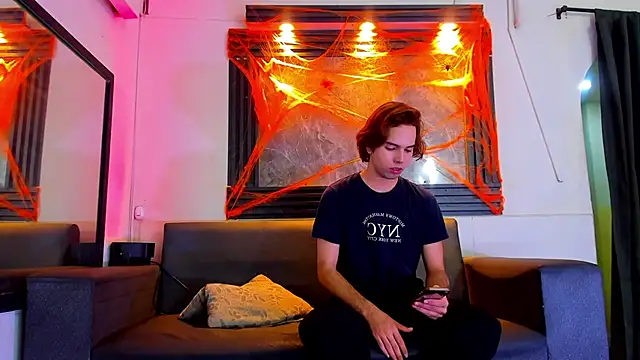 Snapshot of liam_genner_ chatting on 10-30-25, 07:58 liam genner online show from 10-30-25, 07:58