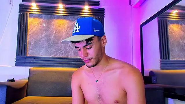 Snapshot of liam_genner_ chatting on 11-14-25, 08:07 liam genner online show from 11-14-25, 08:07