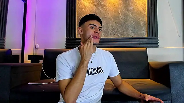 Snapshot of liam_genner_ chatting on 12-03-25, 08:18 liam genner online show from 12-03-25, 08:18