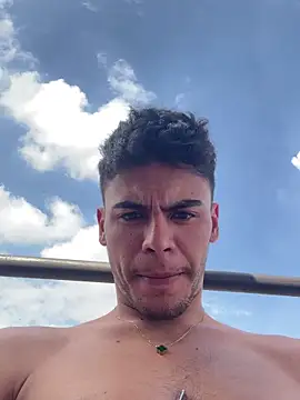 Snapshot of liam_genner_ chatting on 12-21-25, 05:53 liam genner online show from 12-21-25, 05:53