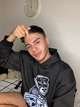 Snapshot of liam_genner_ chatting on 02-10-26, 05:44 liam genner online show from 02-10-26, 05:44