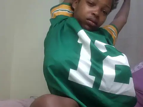 Snapshot of queen-sasha chatting on 11-18-25, 07:13 queen-sasha online show from 11-18-25, 07:13