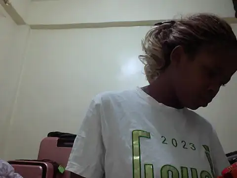 Snapshot of queen-sasha chatting on 07-16-26, 07:09 queen-sasha online show from 07-16-26, 07:09
