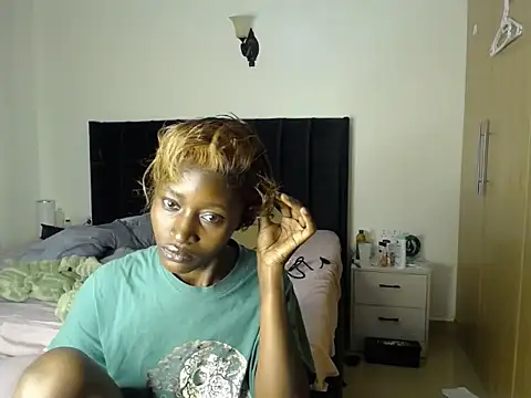 Snapshot of thicky_anncy chatting on 06-15-26, 11:07 thicky anncy online show from 06-15-26, 11:07