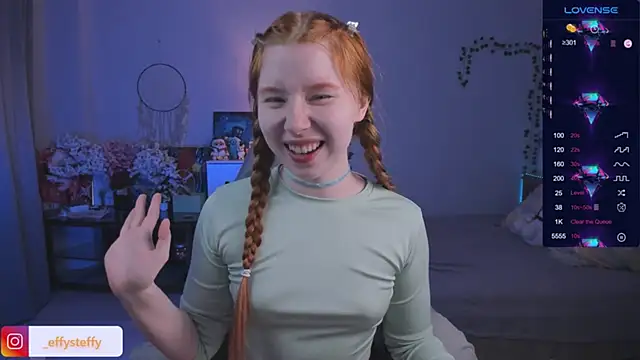 Snapshot of CallMeEffy1 chatting on 11-06-25, 07:37 CallMeEffy1 online show from 11-06-25, 07:37