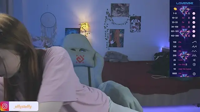 Snapshot of CallMeEffy1 chatting on 12-19-25, 07:43 CallMeEffy1 online show from 12-19-25, 07:43