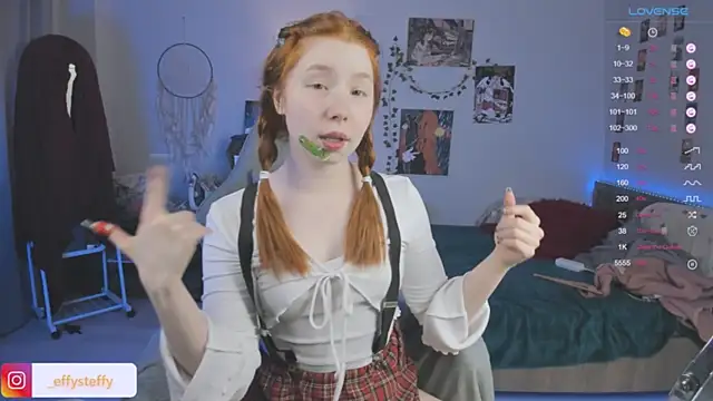 Snapshot of CallMeEffy1 chatting on 02-19-26, 06:37 CallMeEffy1 online show from 02-19-26, 06:37