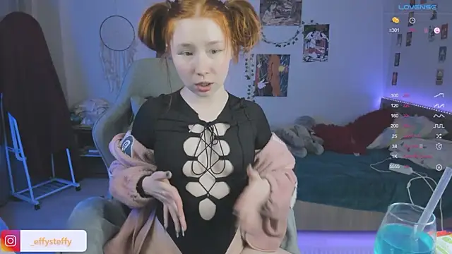 Snapshot of CallMeEffy1 chatting on 02-21-26, 06:09 CallMeEffy1 online show from 02-21-26, 06:09