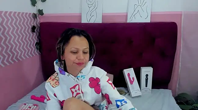 candysmitxxx online show from 02-11-25, 03:40