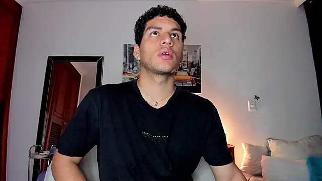 Snapshot of Curlblue chatting on 01-10-25, 05:15 Curlblue online show from 01-10-25, 05:15