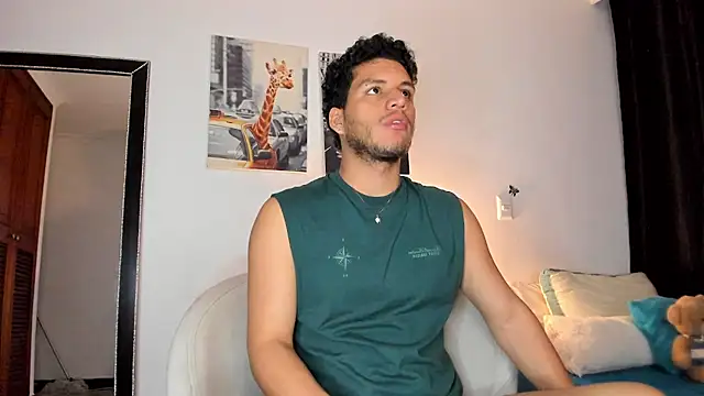 Snapshot of Curlblue chatting on 02-07-25, 04:16 Curlblue online show from 02-07-25, 04:16