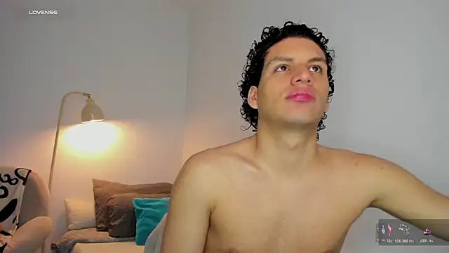 Snapshot of Curlblue chatting on 10-27-25, 08:07 Curlblue online show from 10-27-25, 08:07