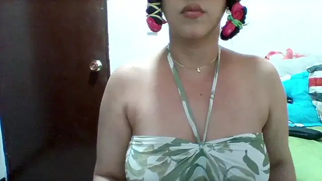 Snapshot of Alisson_brand chatting on 02-21-25, 03:10 Alisson brand online show from 02-21-25, 03:10
