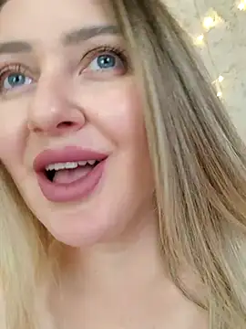 LadyLolyPop  online show from 09-12-25, 06:24