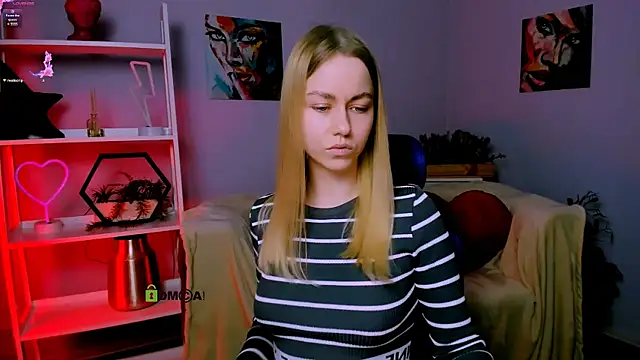 Snapshot of scarlet_mooore chatting on 03-05-25, 08:32 scarlet mooore online show from 03-05-25, 08:32