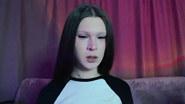 Snapshot of Sexpired_Princess chatting on 02-12-25, 02:35 Sexpired Princess online show from 02-12-25, 02:35