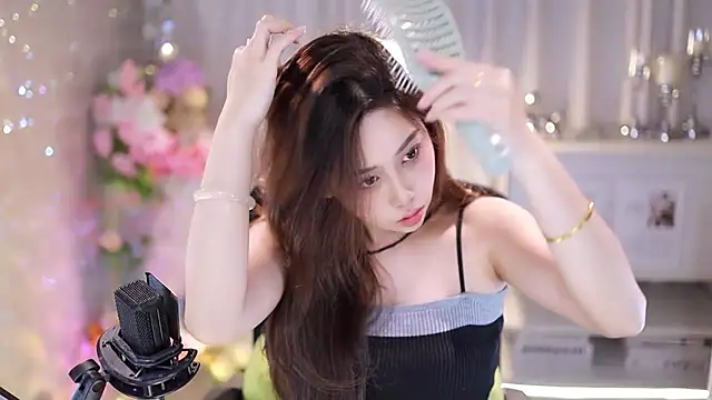 SleepArtist online show from 10-18-25, 01:01