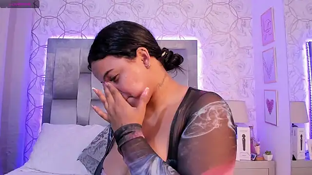 EmmaWeest online show from 12-12-24, 08:10