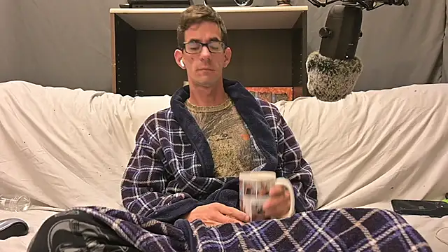 joeiandola online show from 10-20-25, 03:01