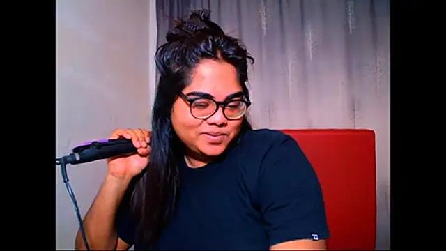 Snapshot of Indian_Lola00 chatting on 11-18-25, 06:34 Indian Lola00 online show from 11-18-25, 06:34