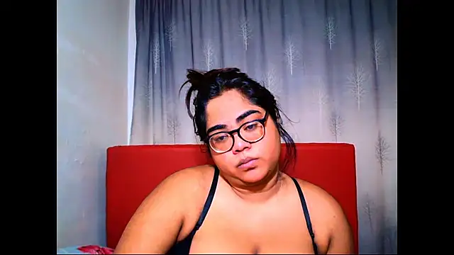 Snapshot of Indian_Lola00 chatting on 11-19-25, 05:46 Indian Lola00 online show from 11-19-25, 05:46