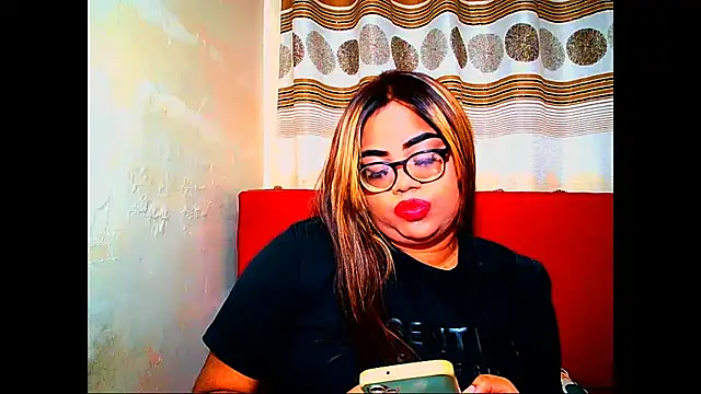 Snapshot of Indian_Lola00 chatting on 05-07-26, 05:51 Indian Lola00 online show from 05-07-26, 05:51