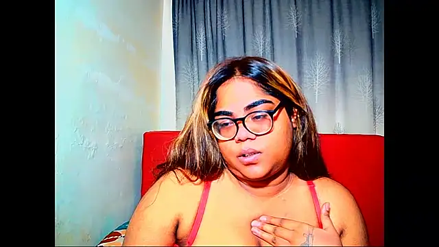 Snapshot of Indian_Lola00 chatting on 05-15-26, 10:00 Indian Lola00 online show from 05-15-26, 10:00