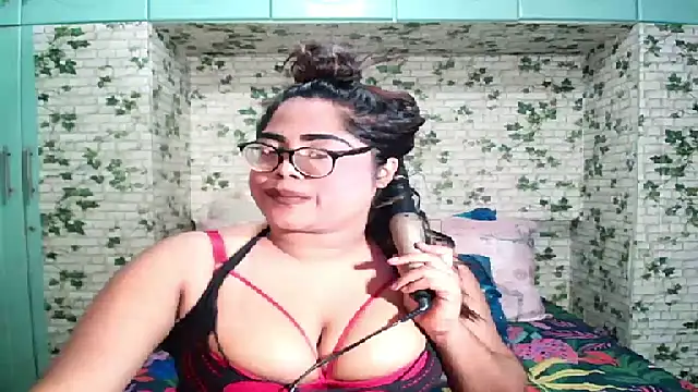 Snapshot of Indian_Lola00 chatting on 06-22-26, 06:05 Indian Lola00 online show from 06-22-26, 06:05