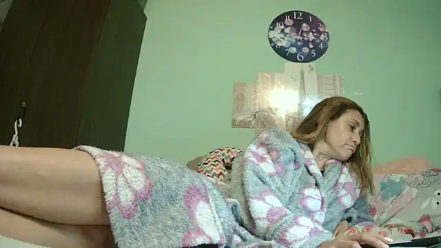 Snapshot of SexyGioconda chatting on 06-17-26, 08:43 SexyGioconda online show from 06-17-26, 08:43