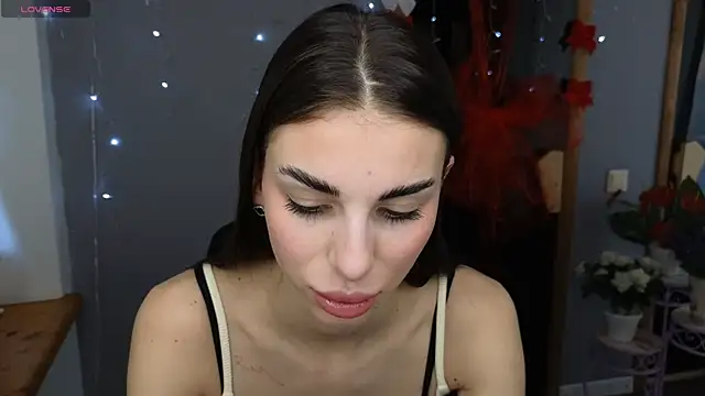 Snapshot of EmmyGreans chatting on 01-12-26, 07:02 EmmyGreans online show from 01-12-26, 07:02