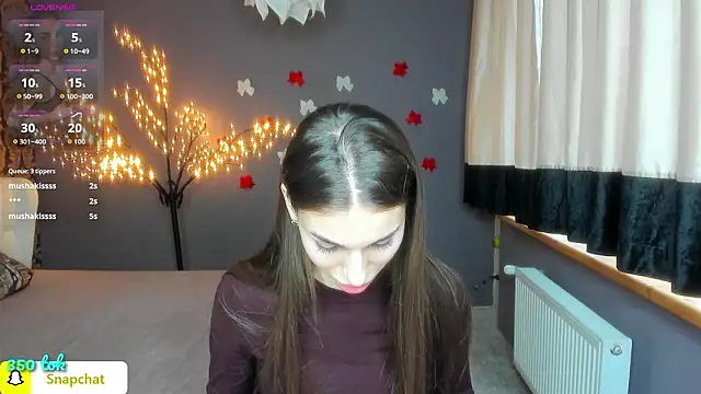 Snapshot of EmmyGreans chatting on 02-14-26, 06:43 EmmyGreans online show from 02-14-26, 06:43