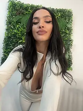 AylinRoss online show from 12-31-24, 12:04