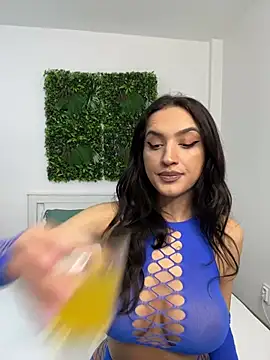 AylinRoss online show from 01-15-25, 07:05