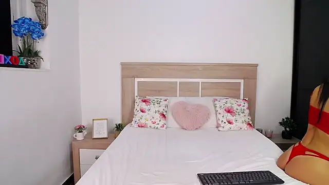 AylinRoss online show from 09-18-25, 06:54