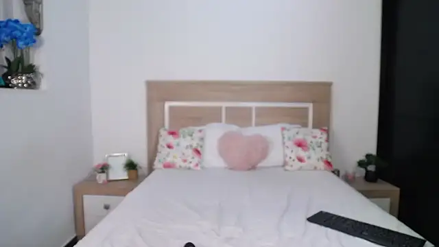 AylinRoss online show from 10-17-25, 06:21