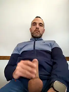 Snapshot of leon3875 chatting on 11-18-25, 03:27 leon3875 online show from 11-18-25, 03:27