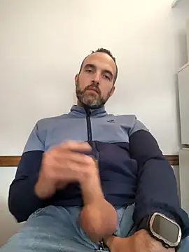 Snapshot of leon3875 chatting on 12-05-25, 03:30 leon3875 online show from 12-05-25, 03:30